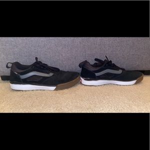 Black, 8.5 mens Vans